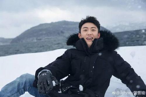 圈内人爆料黄景瑜喜欢周雨彤吗,传说中的“心动瞬间”，揭秘两人之间是否暗生情愫？